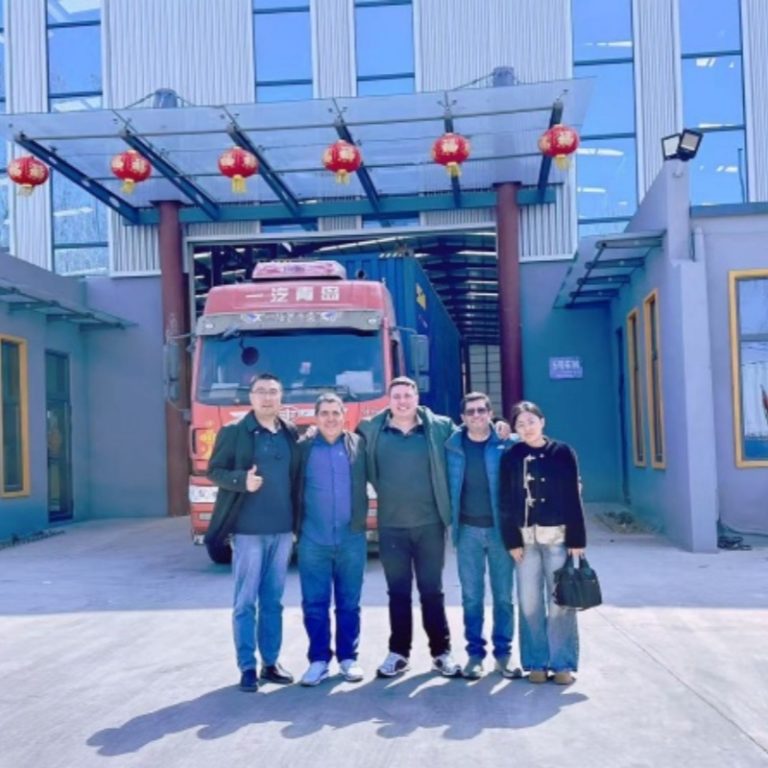 Chile Clients Come to Sawmill-World Purchsing Pallet Machines
