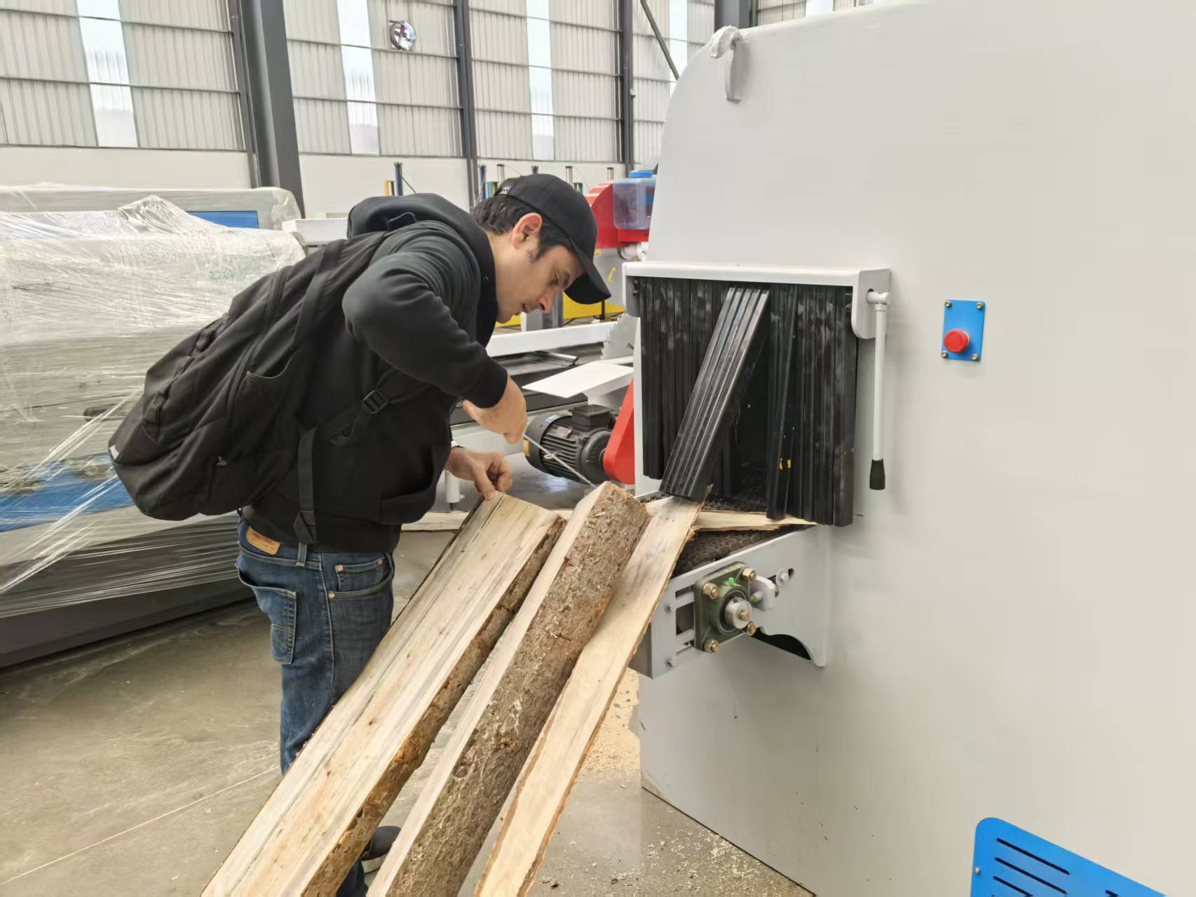 Log Cutting Multiple Blade Rip Saw demonstration for Colombian wood processing clients.