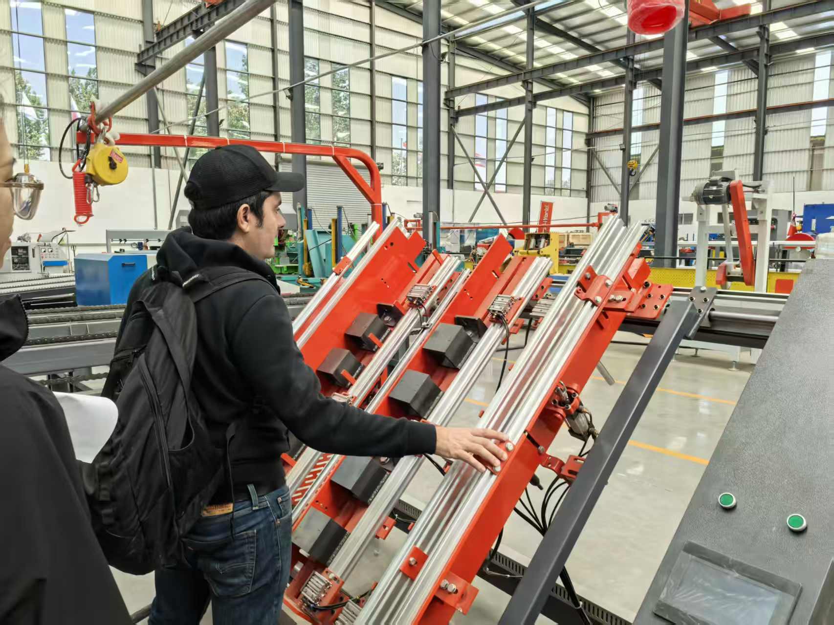 Sawmillworld pallet making machine demonstration for Colombian clients.