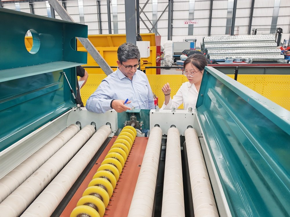 Indian customers visited Sawmillworld Multi Rip Saw Factory (4)