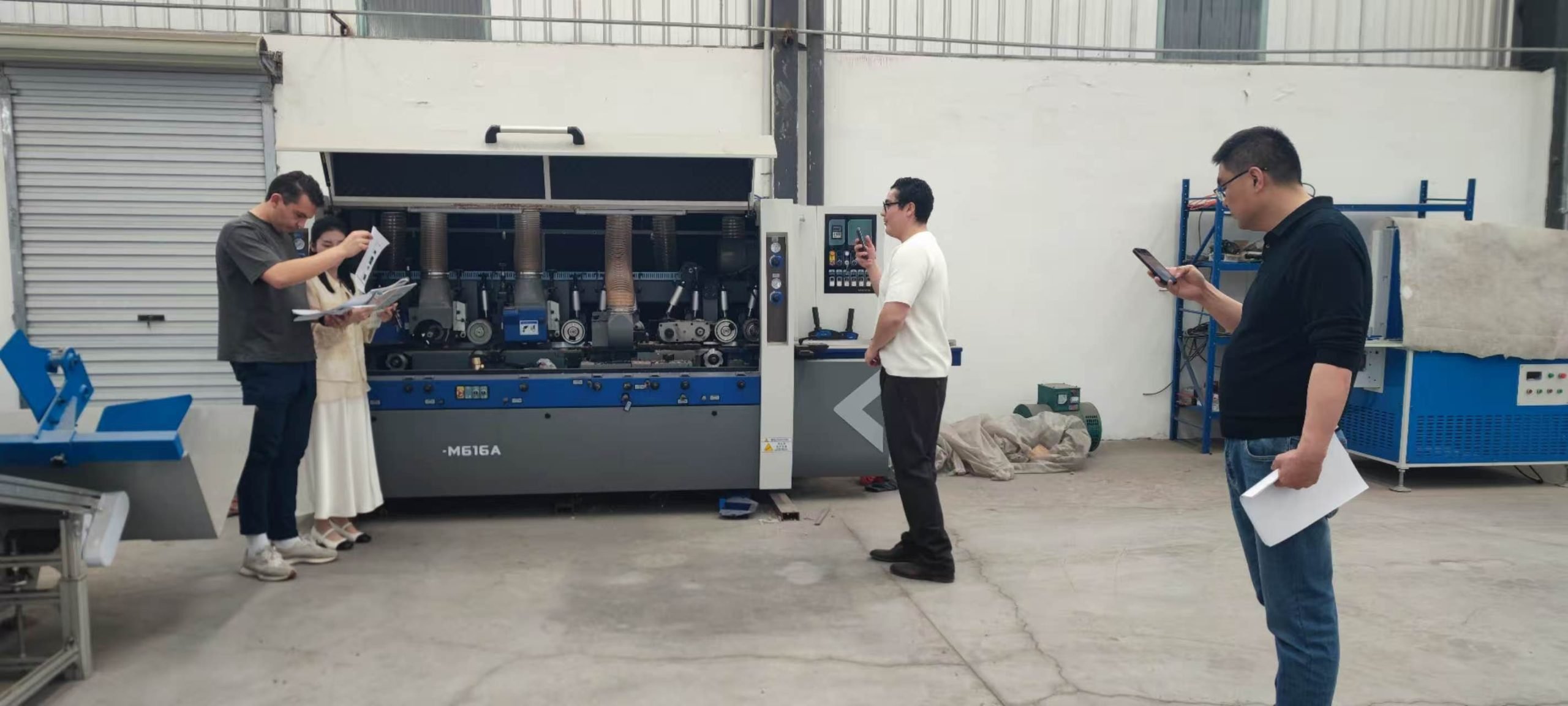 Sawmillworld technical team explains custom pallet nailing machine solutions to Mexican clients