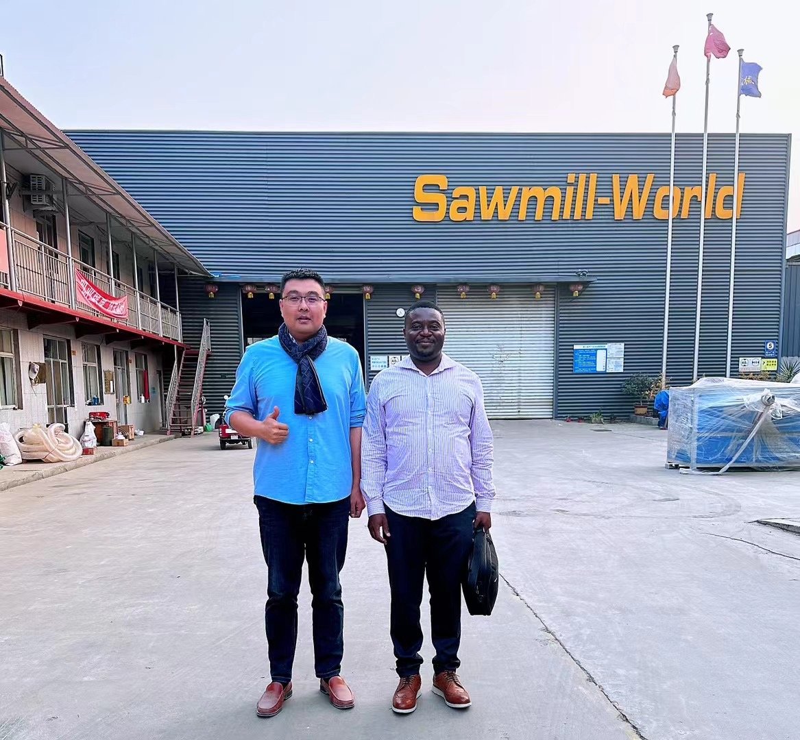  Photo with Tanzanian customers 