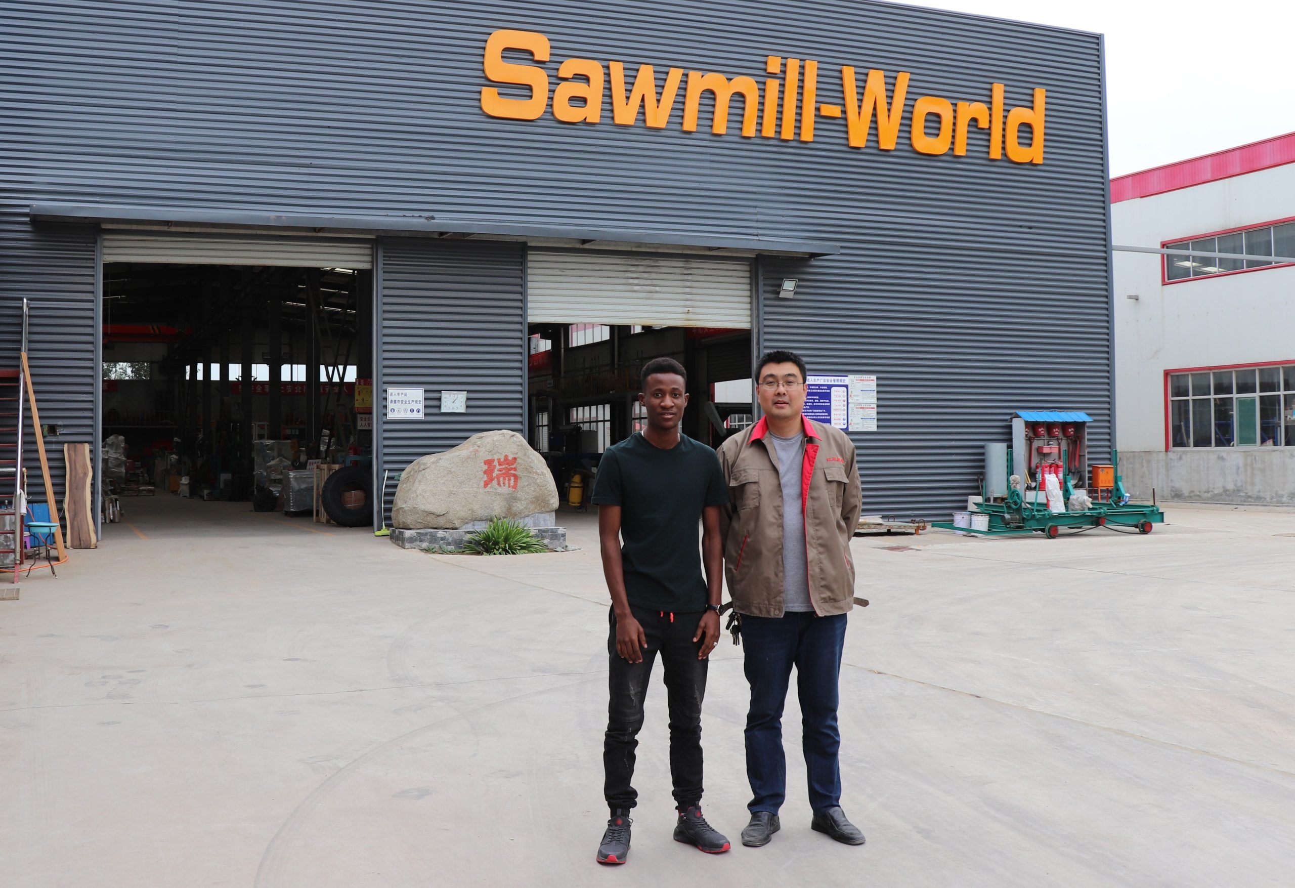  Photo with Zambian customers 
